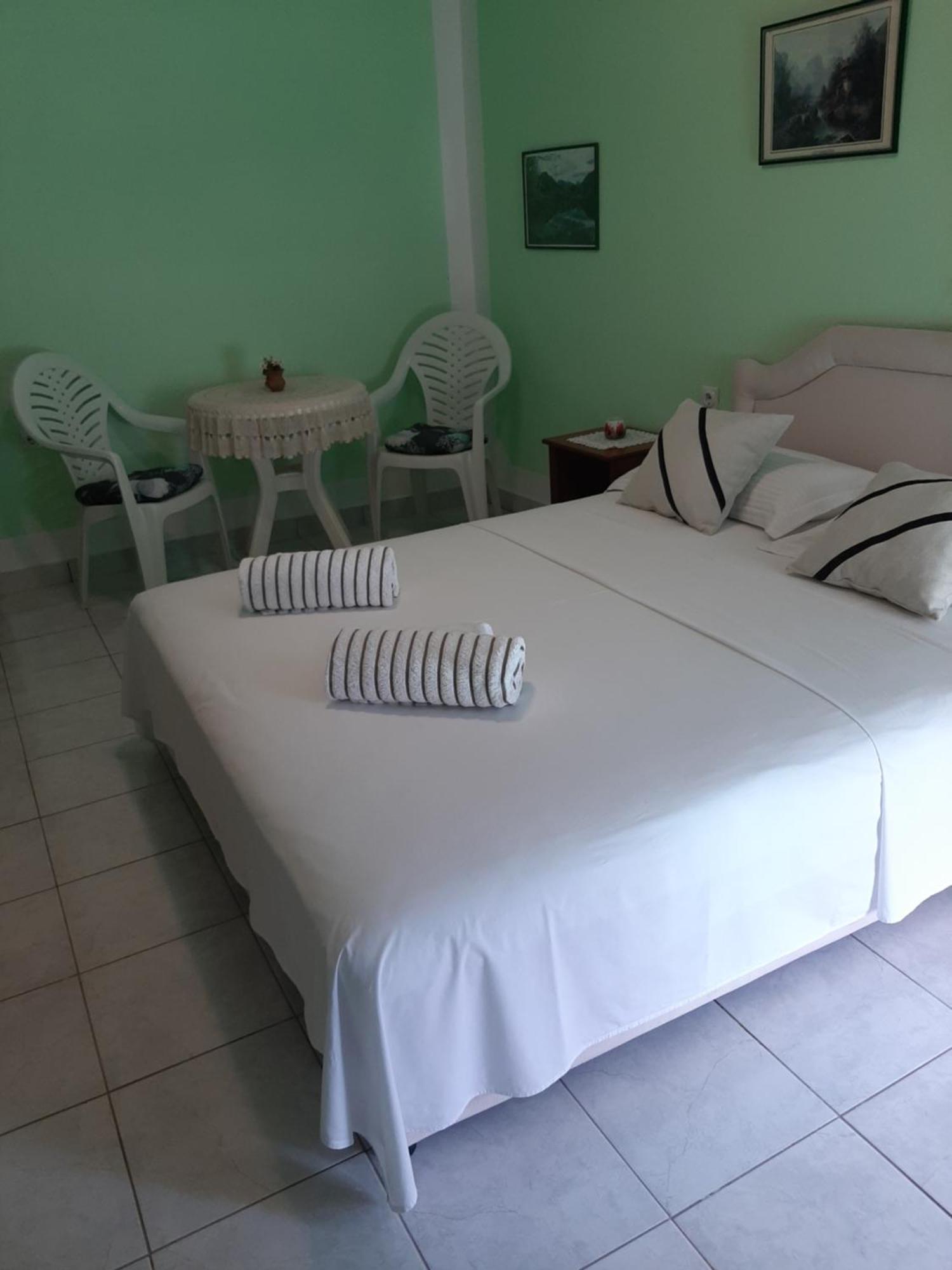 Guest House Aldin Ulcinj Exterior photo