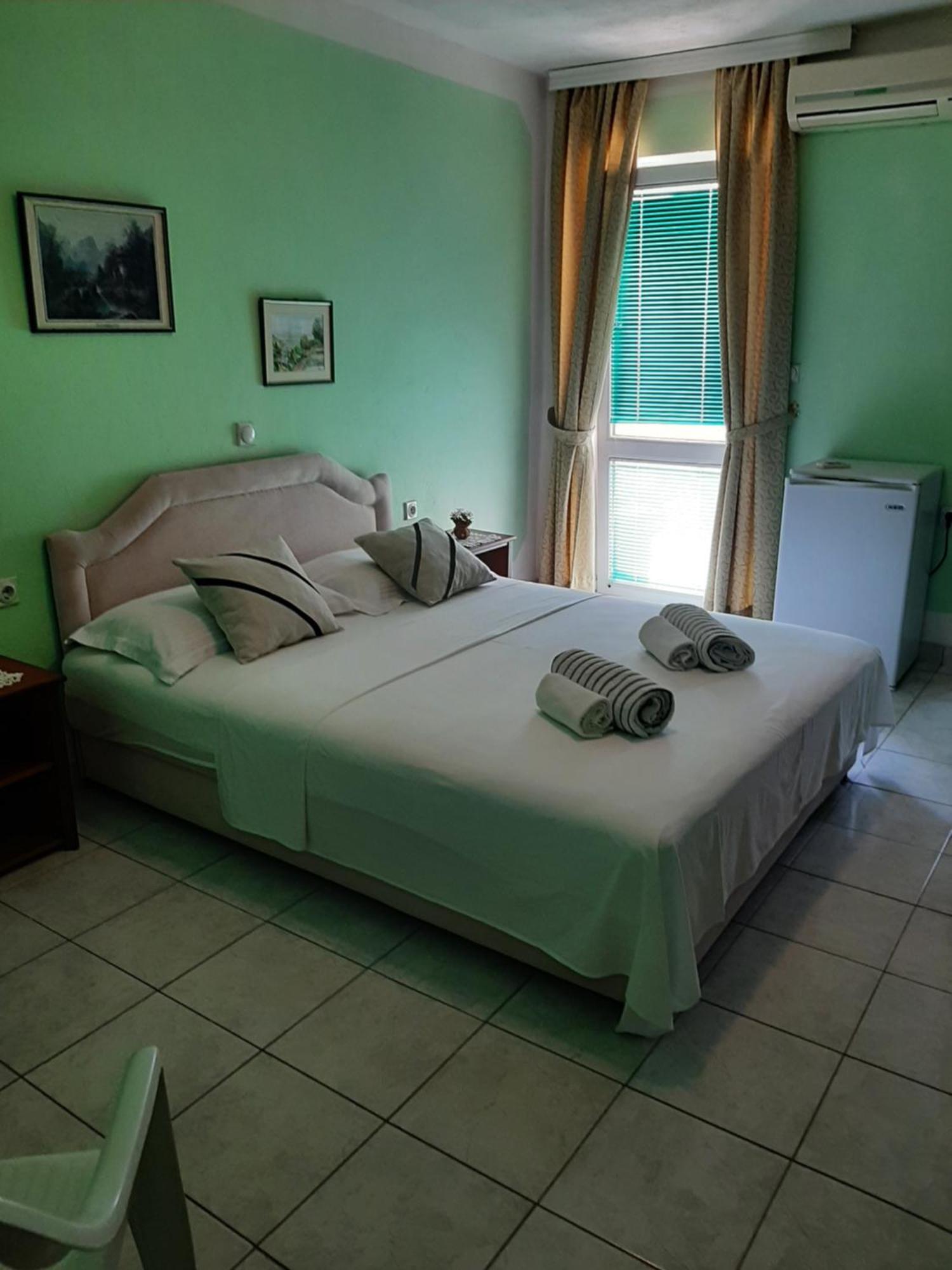 Guest House Aldin Ulcinj Exterior photo