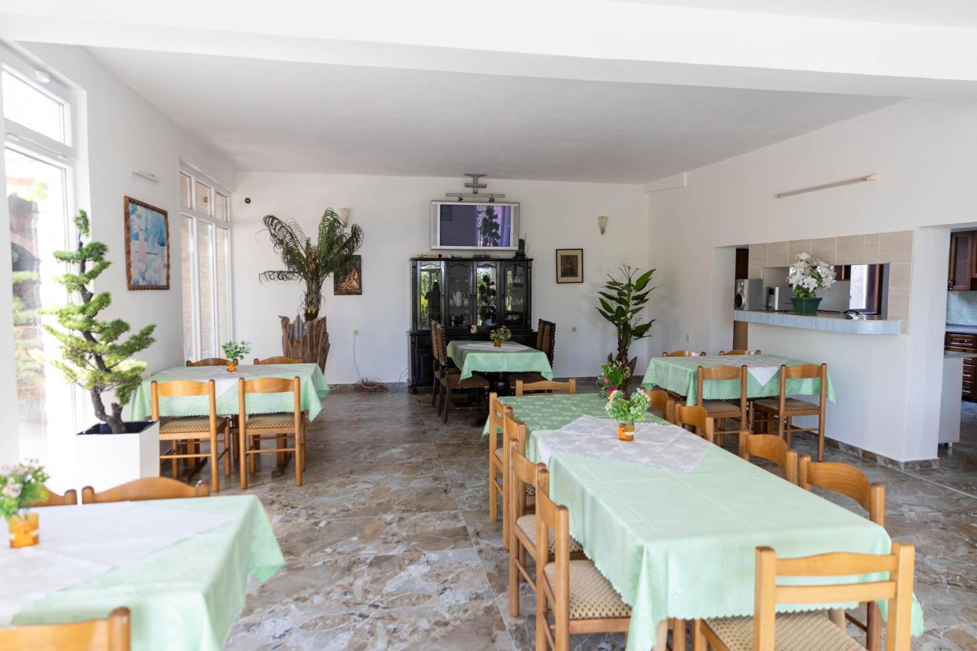 Guest House Aldin Ulcinj Exterior photo