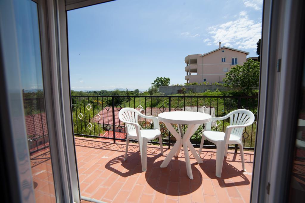 Guest House Aldin Ulcinj Exterior photo