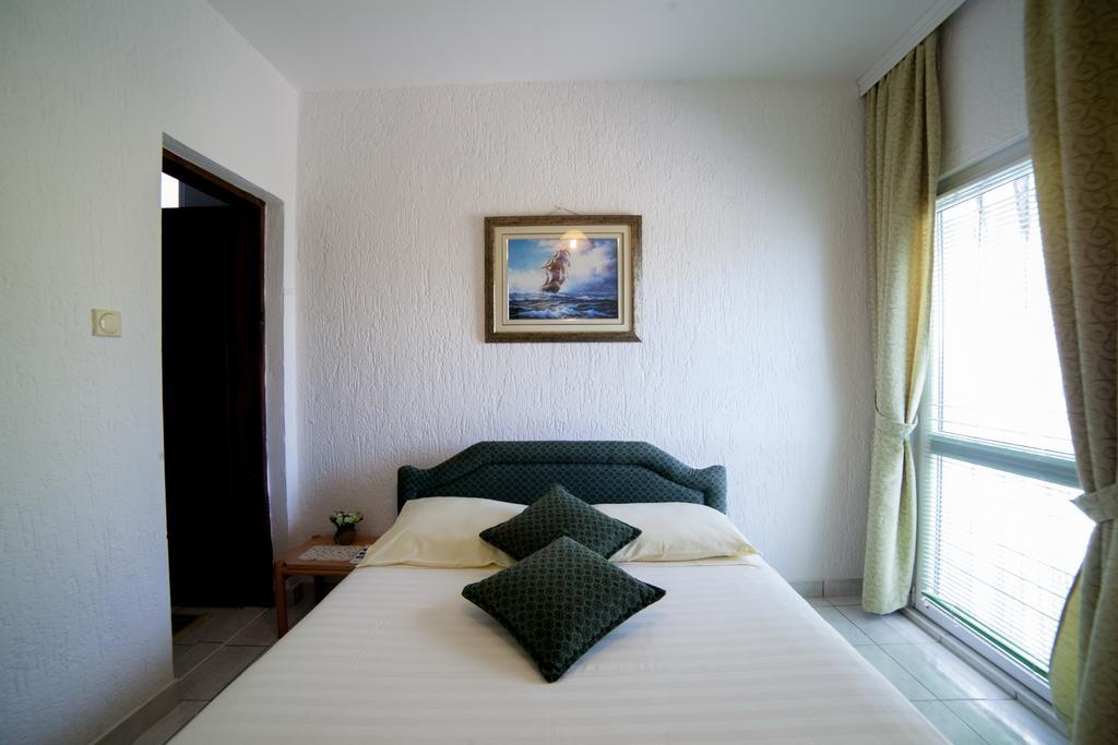 Guest House Aldin Ulcinj Exterior photo