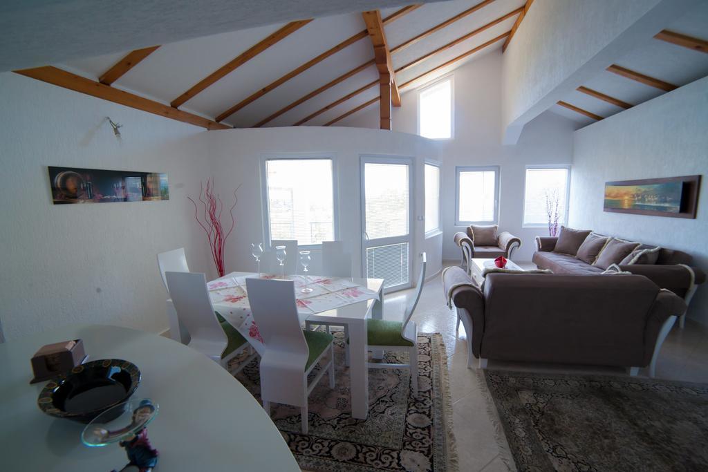 Guest House Aldin Ulcinj Exterior photo