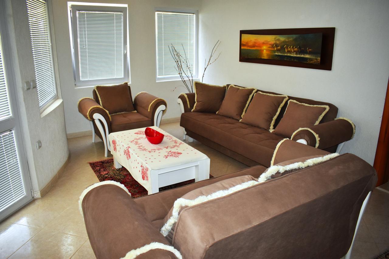 Guest House Aldin Ulcinj Exterior photo